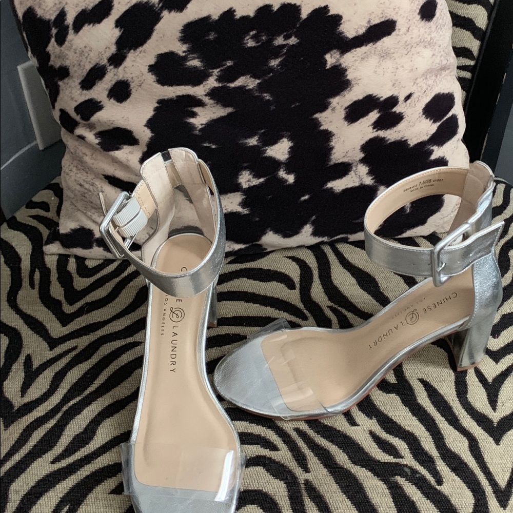 Chinese Laundry Reggie Metallic sandal